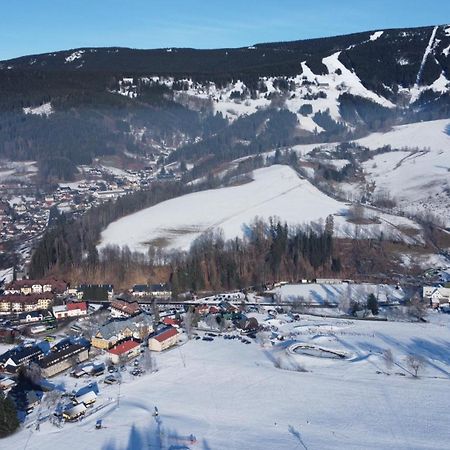 Apartmany Rokytka U Sjezdovky โรกีนีซ นัด ยีเซอโร ภายนอก รูปภาพ