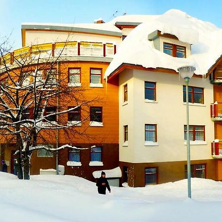 Apartmany Rokytka U Sjezdovky โรกีนีซ นัด ยีเซอโร ภายนอก รูปภาพ