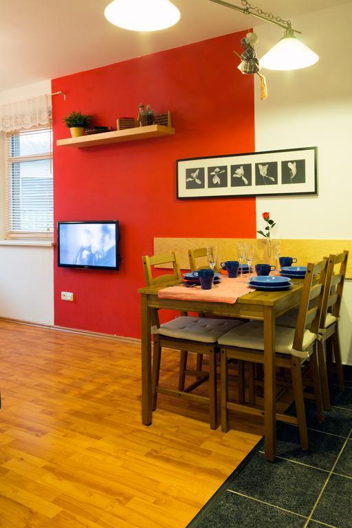 Apartmany Rokytka U Sjezdovky โรกีนีซ นัด ยีเซอโร ห้อง รูปภาพ