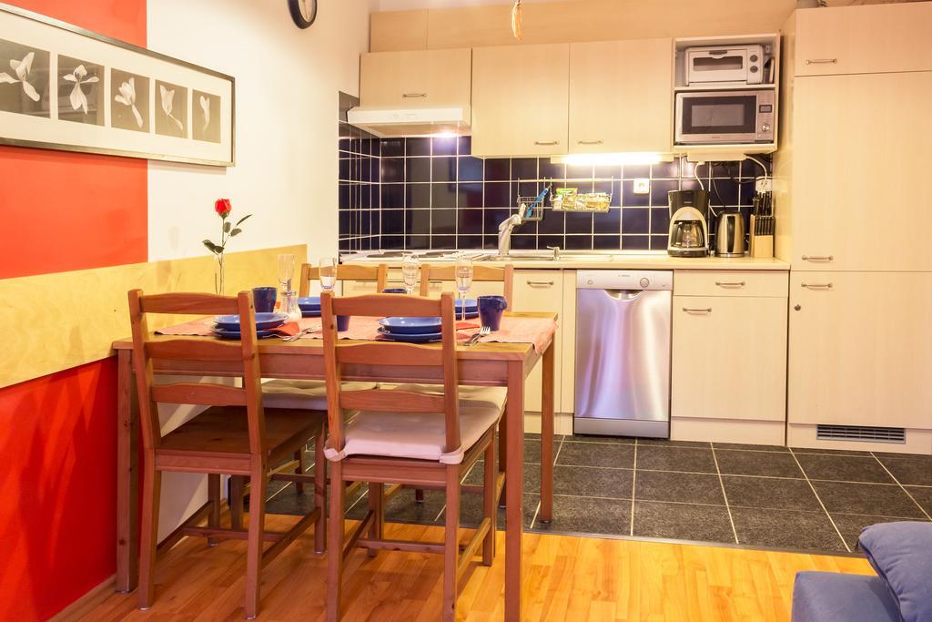 Apartmany Rokytka U Sjezdovky โรกีนีซ นัด ยีเซอโร ห้อง รูปภาพ